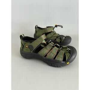 New Keens Newport H2 Sandals Kids Size 13 Army Green